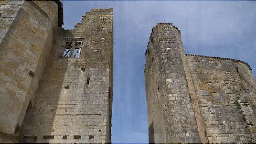 Village Fortifié de Larressingle #Gers #Occitanie #Tv_Locale